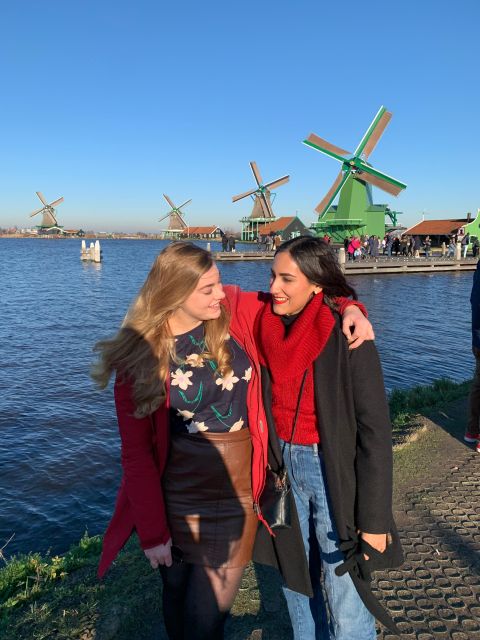 Amsterdam: Guided Zaanse Schans, Windmills & Cheese Tour - The 30-minute coach ride north
