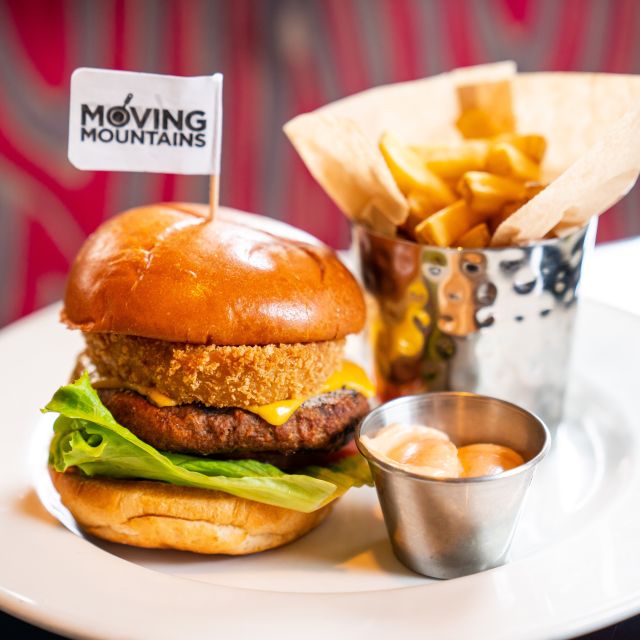 Amsterdam: Hard Rock Cafe Experience - Gold Menu: a practical two-course meal