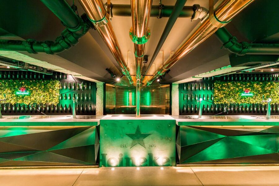 Amsterdam: Heineken Experience Ticket - Learning to pour a proper draft