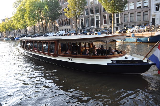 Amsterdam: High Tea Cruise - What you see from Sea Palace to the canal belt