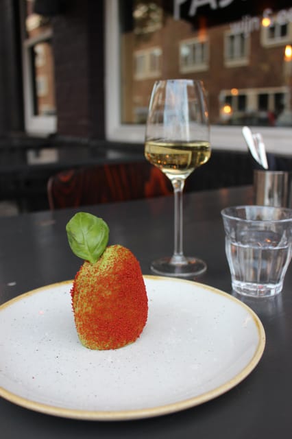 Amsterdam: High Wine at wine bar Paskamer, 3-rounds - Should you book Paskamer High Wine?