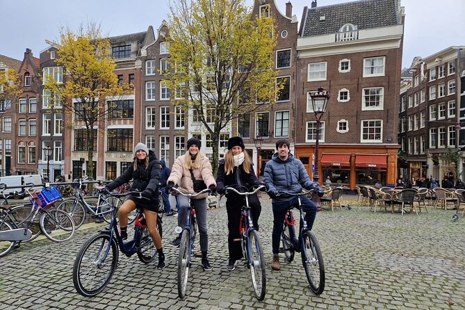 Amsterdam Highlights Bike or E-Bike Tour - Vondelpark brings a welcome pause