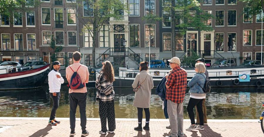 Amsterdam: Highlights & History Walking Tour - Key points at a glance