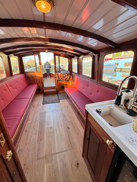 Amsterdam: Historic Boat Cruise with open bar and nibbles - The route through Amsterdam-Centrum