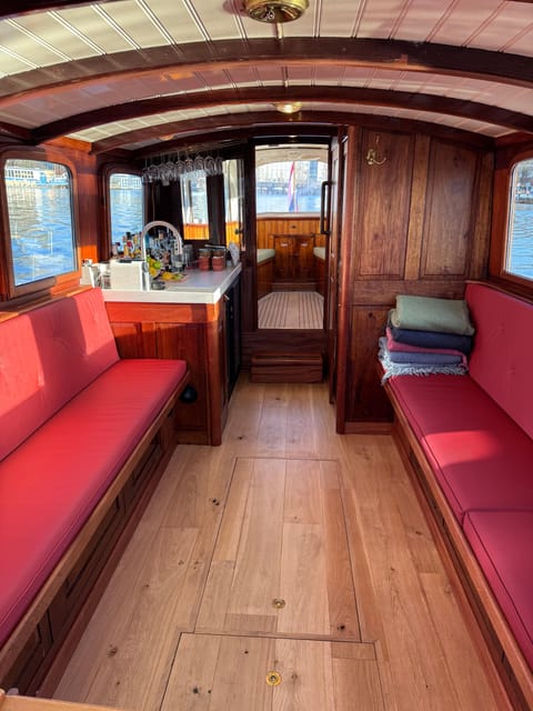 Amsterdam: Historic Boat Cruise with open bar and nibbles - A 1911 salon boat, not a floating bus