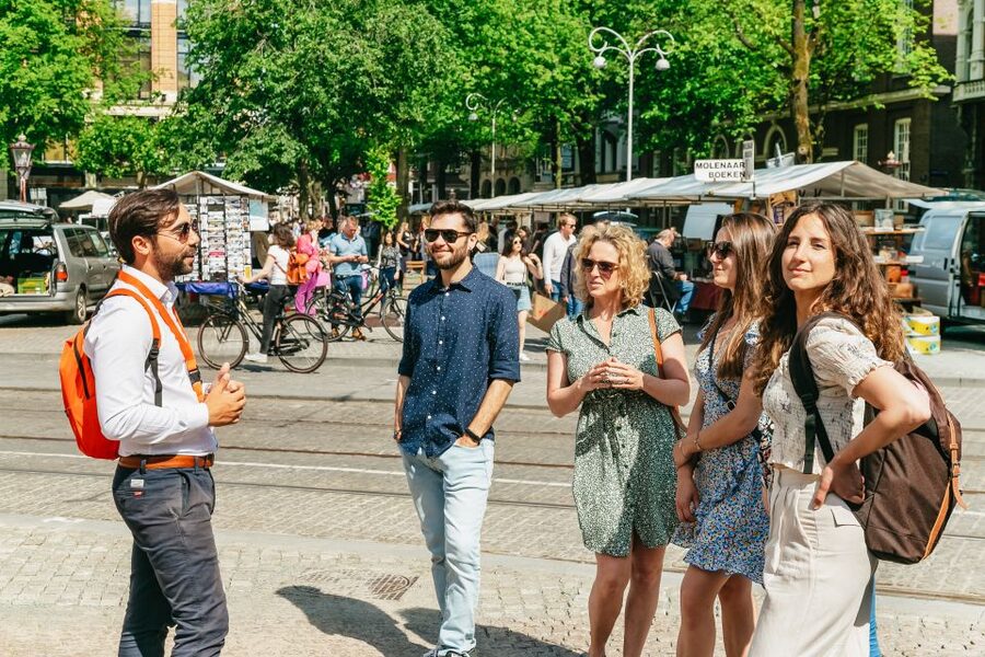 Amsterdam: Historical Highlights Walking Tour with Tasting - Guide style and language choices