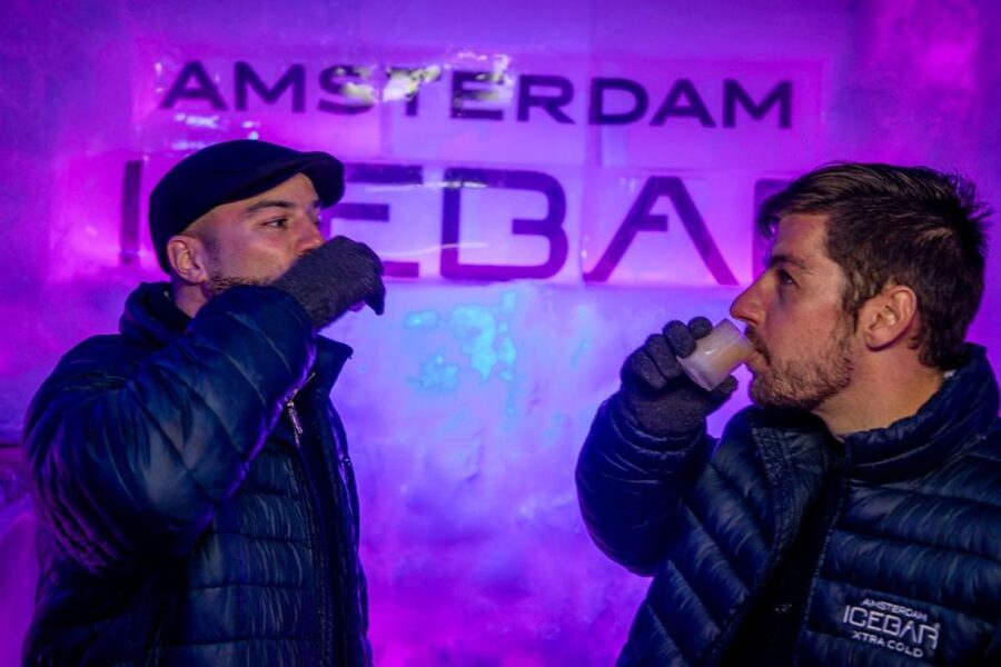 Amsterdam: Icebar Entry Ticket with 3 Drinks - Who should book the Amsterdam Icebar?