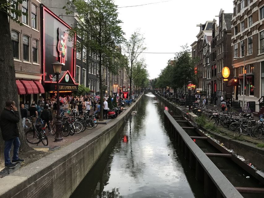 Amsterdam: Introduction walking tour - Dam Square and the Royal Palace