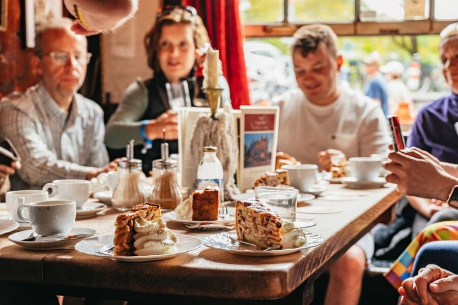 Amsterdam: Jordaan District Local Food Walking Tour - The guide can make or break the afternoon