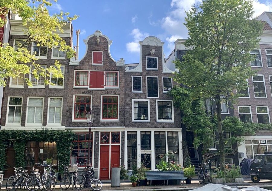 Amsterdam: Jordaan District Tour with a German guide - Key points at a glance