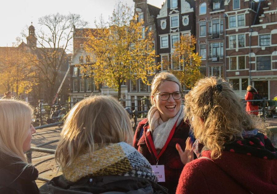 Amsterdam: Jordaan District Tour with a German guide - The canal belt in a 10-minute history lesson