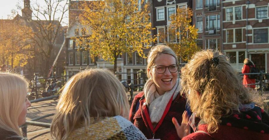 Amsterdam: Jordaan District Tour with a German guide - A German guide who leaves room for questions