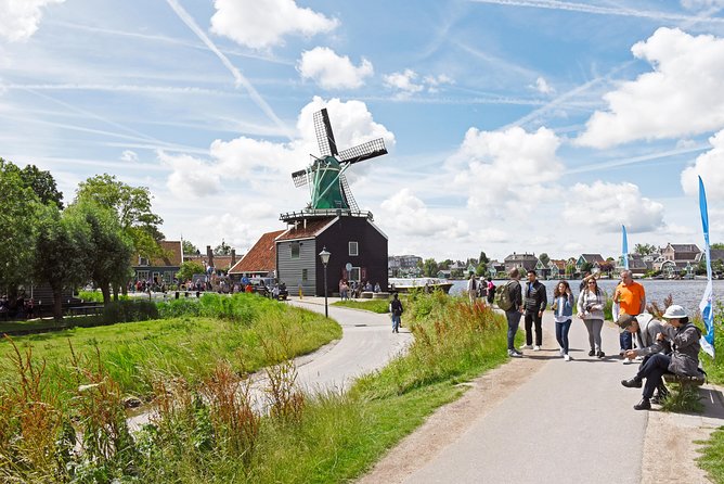 Amsterdam: Keukenhof and Zaanse Schans Windmills Guided Day Trip - Is $106.04 a fair price?