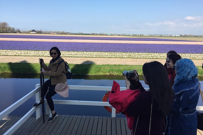 Amsterdam: Keukenhof Tulip Gardens and Giethoorn with Boat Tour - Is $179.82 a fair price?
