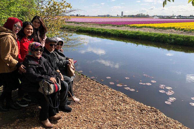 Amsterdam: Keukenhof Tulip Gardens and Giethoorn with Boat Tour - The road north to Giethoorn