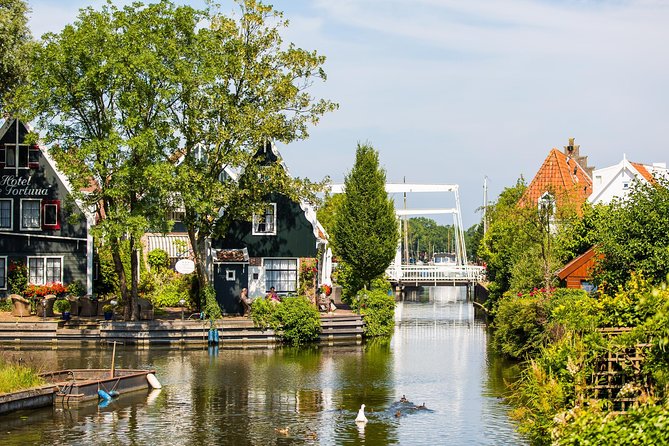 Amsterdam: Keukenhof, Zaanse Schans & Volendam Tour - Volendam, Marken, and the short boat ride