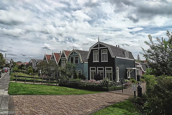 Amsterdam Landscape Windmill Private Bike Tour - Weesp canals, houseboats, and the Dutch Water Line