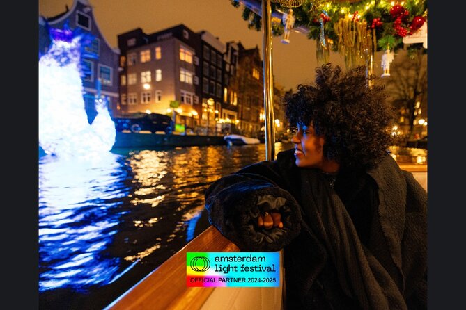 Amsterdam Light Festival: Cruise Unlimited Drinks & Bite option - What the 75-minute route shows you