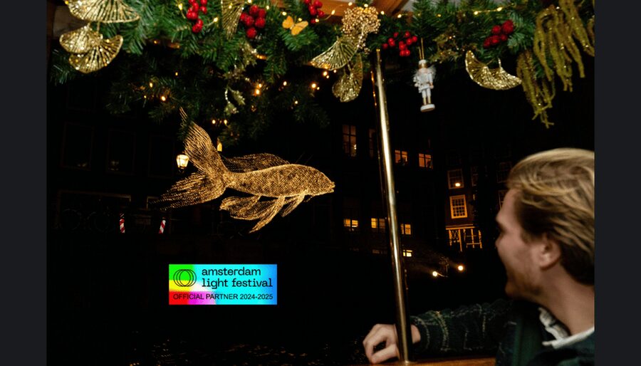 Amsterdam: Light Festival Cruise With Drinks & Snacks - Reguliersgracht and the seven-bridge view