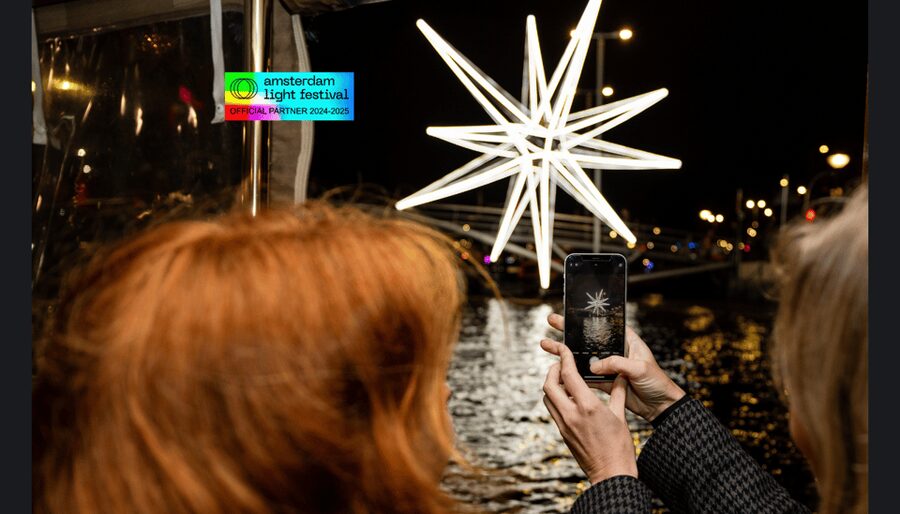 Amsterdam: Light Festival Cruise With Drinks & Snacks - Leidsegracht, Brouwersgracht, and the return