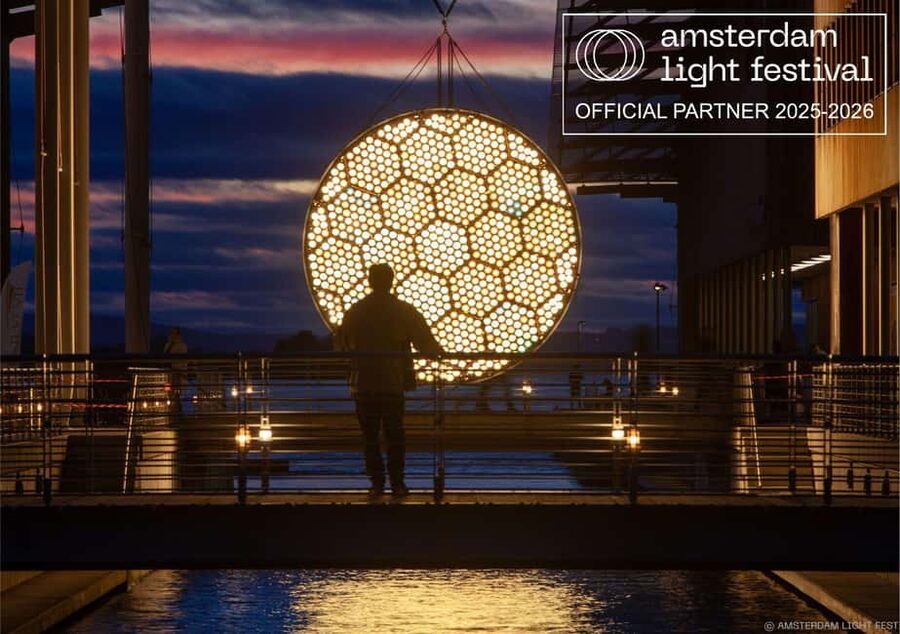 Amsterdam Light Festival Live Commentary & Optional Drinks - What the heated electric boat adds