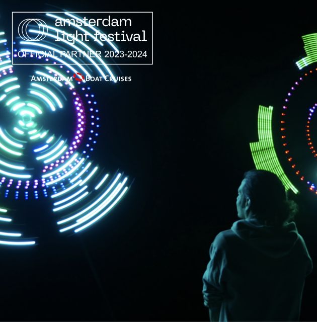 Amsterdam Light Festival Live Commentary & Optional Drinks - Live skipper, audio guide, or brochure