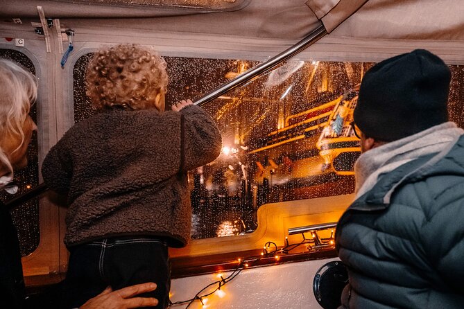 Amsterdam: Light Festival Shared Boat with unlimited drinks - The 75-minute canal route