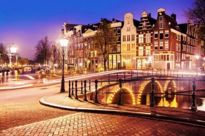 Amsterdam Light Festival Winter Walk with Stroopwafel Workshop