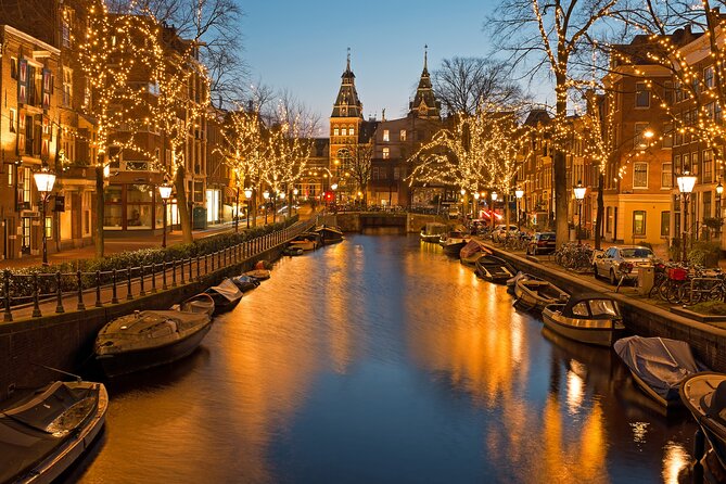 Amsterdam Light Festival Winter Walk with Stroopwafel Workshop - The Nine Streets and the Jordaan lights