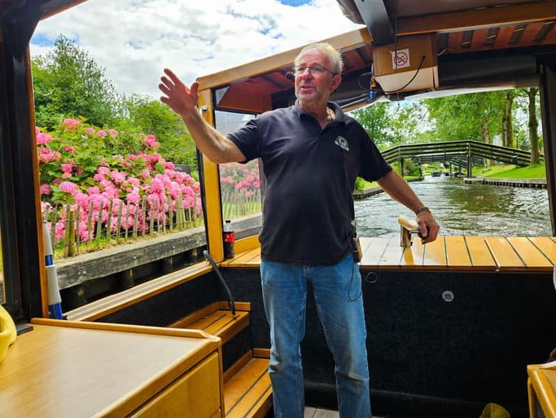 Amsterdam: Live GuideD Giethoorn Boat Tour & Cheese Platter - The coach ride to Giethoorn