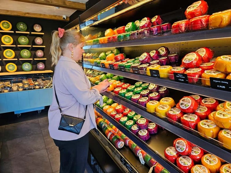 Amsterdam: Live GuideD Giethoorn Boat Tour & Cheese Platter - Who will enjoy this day trip most