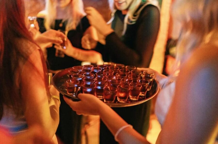 Amsterdam: Ludwig's Red Light Pub Crawl with VIP Club Entry - Why the guide makes such a difference