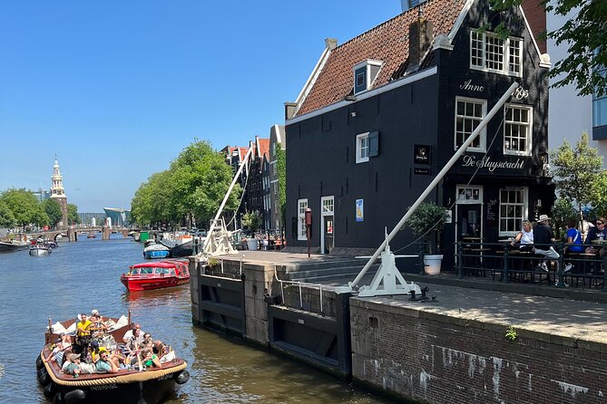 Amsterdam Luxury Boutique Boat tour with Unlimited Beer and Wine - The captain can make or break the ride