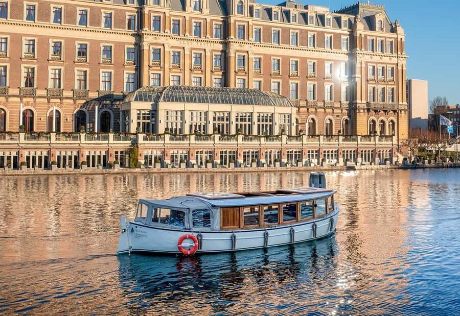 Amsterdam: Luxury Canal Cruise with Optional Snacks & Drinks - Meeting the boat at Keizersgracht