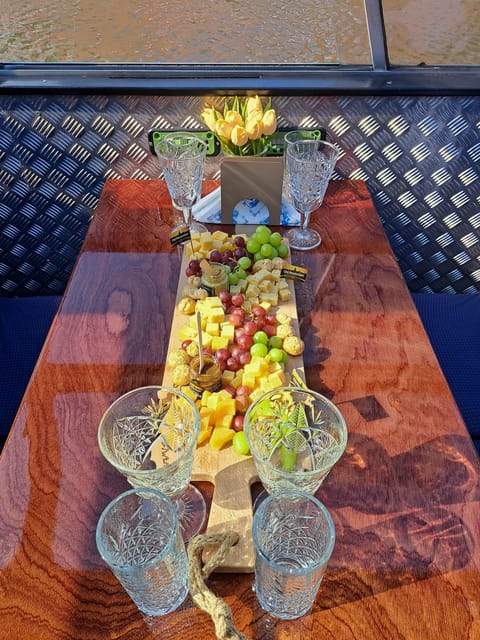 Amsterdam: Luxury Cheese & Wine Canal Cruise - Key points to know before you book