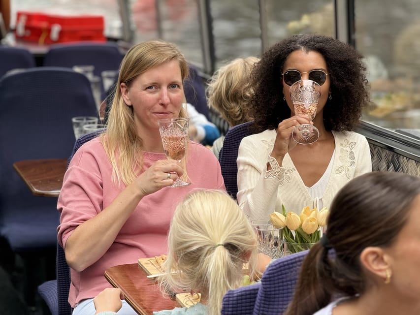 Amsterdam: Luxury Cheese & Wine Canal Cruise - Meeting at the H’Art Museum dock
