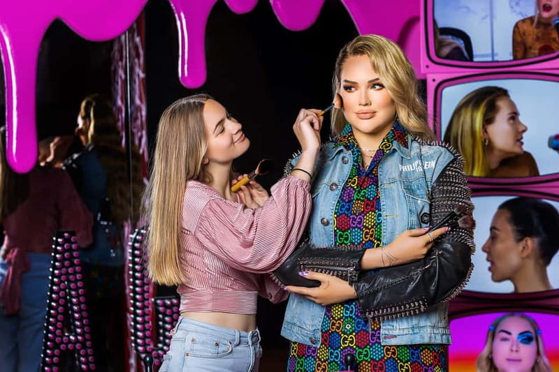 Amsterdam: Madame Tussauds Ticket - Singing with Adele and dancing with the DJs