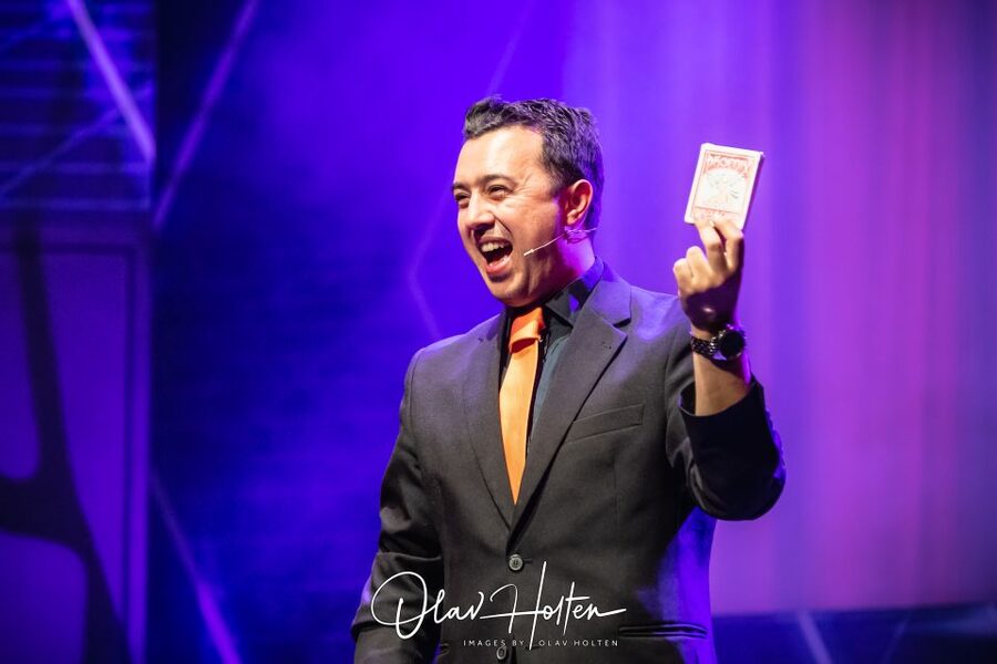 Amsterdam: Magic Show - Close-up tricks before the main show