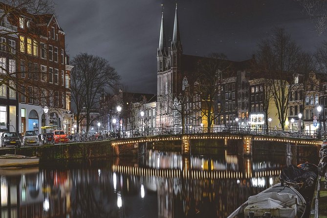 Amsterdam Night Photography Workshop with a Professional - A small group makes the tuition personal