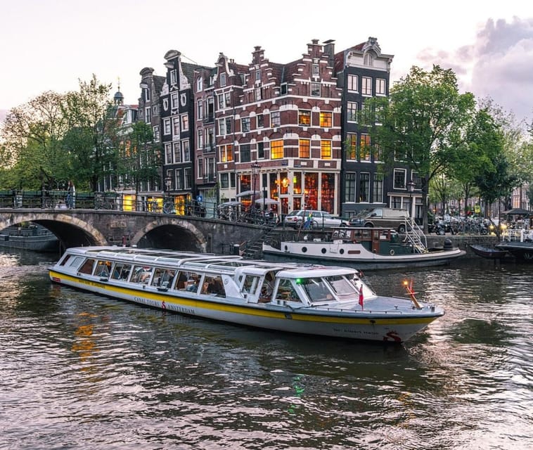 Amsterdam: Nightlife Ticket with Champagne and Cruise - The Prosecco stop at Lunar Crazy Karaoke