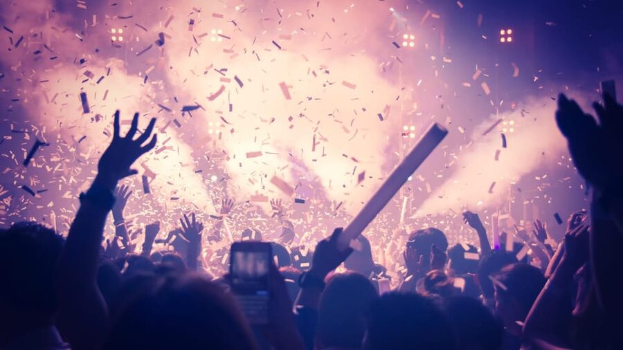 Amsterdam: Nightlife Ticket with Champagne and Cruise - Should you book the Amsterdam Nightlife Ticket?