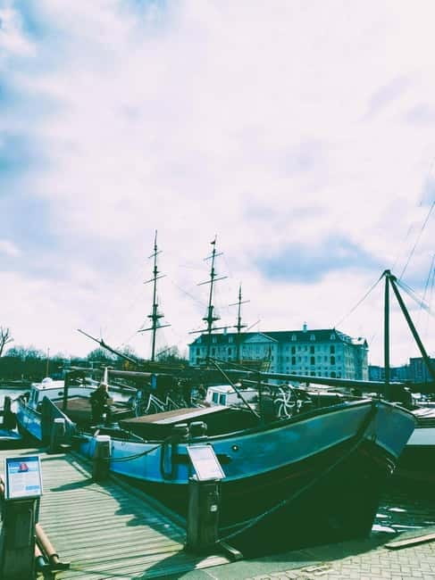 Amsterdam: Off the Beaten Path Bike Tour in French - What the $41 price includes