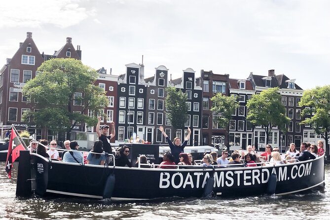 Amsterdam Open Boat Cruise in Old City Centre with Drinks Options - Seeing Amsterdam from a small electric boat