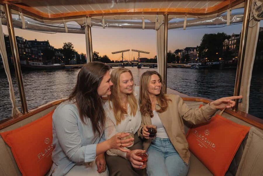 Amsterdam: Open Boat Cruise option Unlimited Drinks & Bite - Open boat comfort, weather, and the best time to go