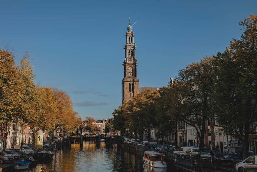 Amsterdam: Open Boat Cruise option Unlimited Drinks & Bite - What the unlimited drinks option really adds