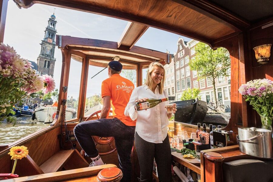 Amsterdam: Open Boat Cruise option Unlimited Drinks & Bite - Who will enjoy this canal cruise most