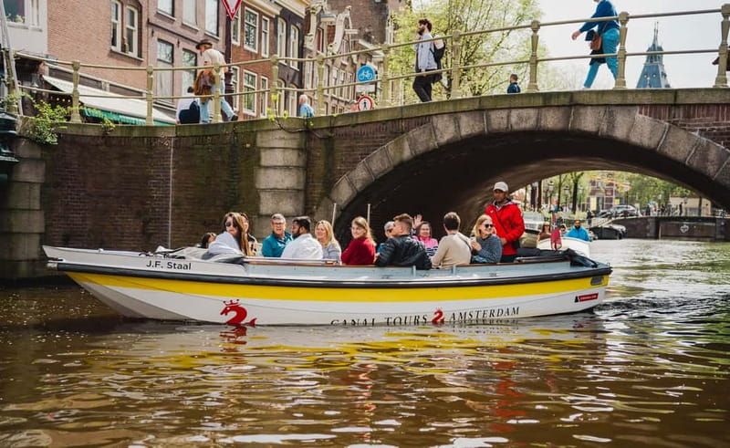 Amsterdam: Open Boat Tour of Canals with Expert Local Guide - Key points at a glance