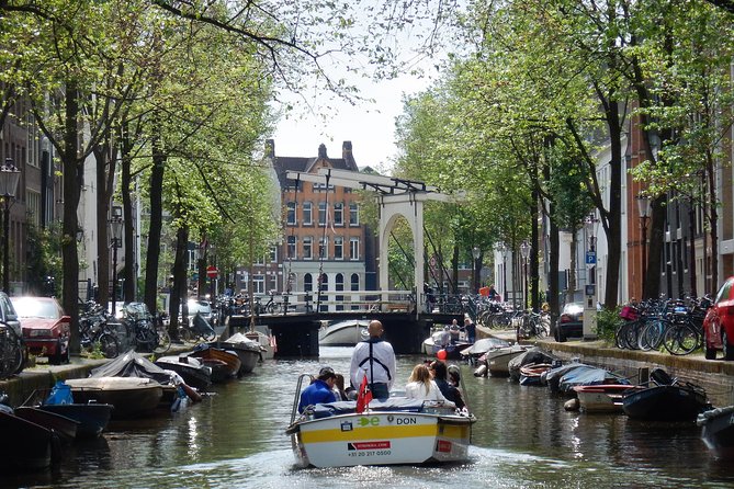 Amsterdam Open Boat Tour with Local Guide - The seven bridges and the best views from the boat