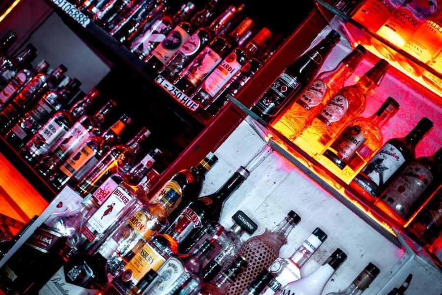 Amsterdam: Original Pub Crawl Party with VIP Entrance - The opening stop and the first round of introductions