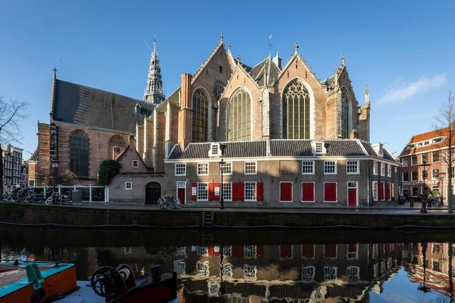 Amsterdam: Oude Kerk Entry Ticket - Who should visit the Oude Kerk